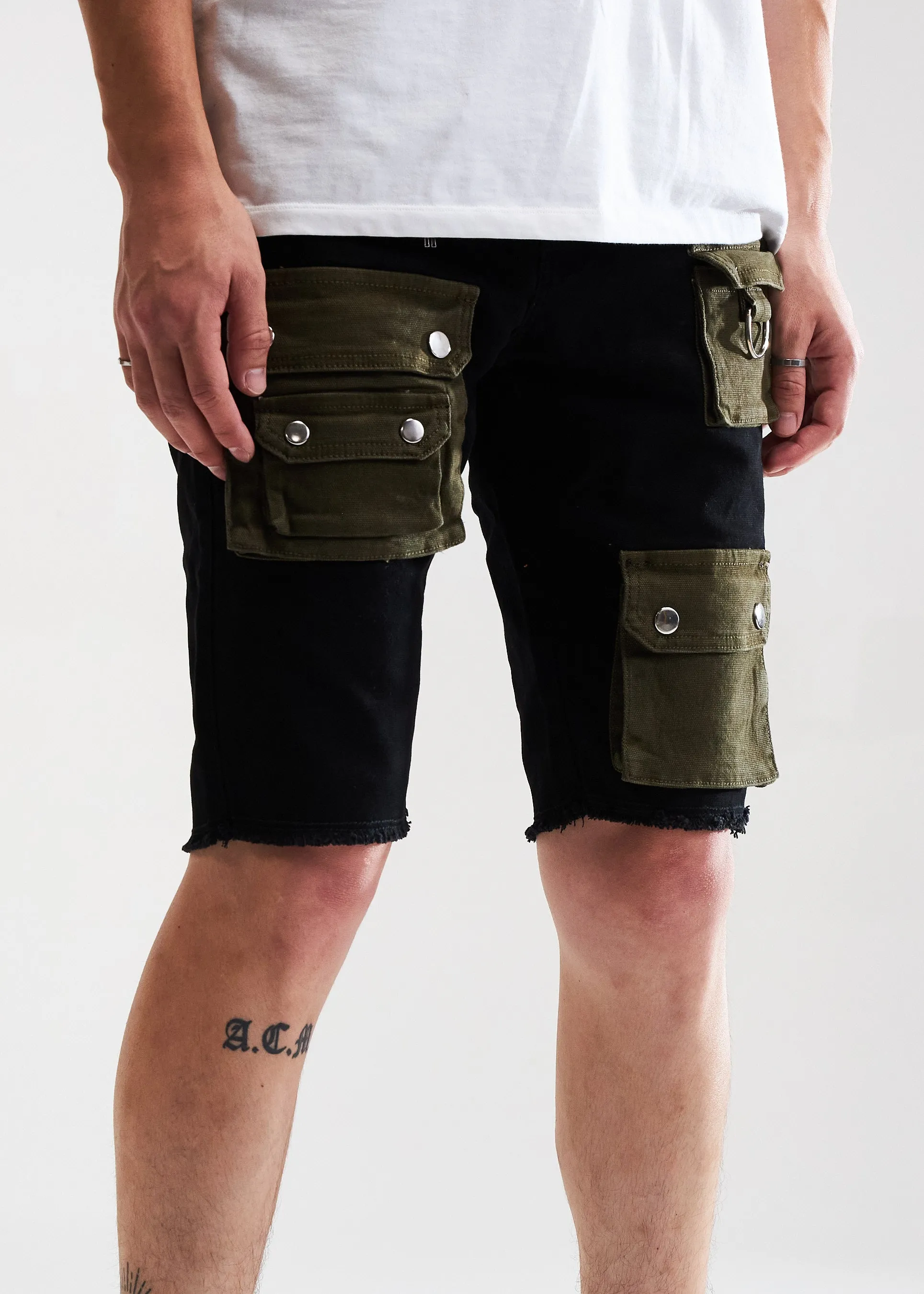 Axel Cargo Short (Black/Olive)