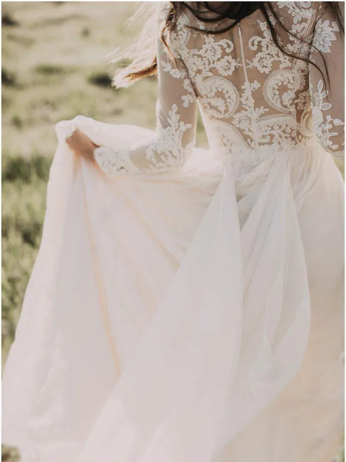 Long Sleeve Chiffon Rustic Wedding Dress Lace Appliques Beach Bridal Dress