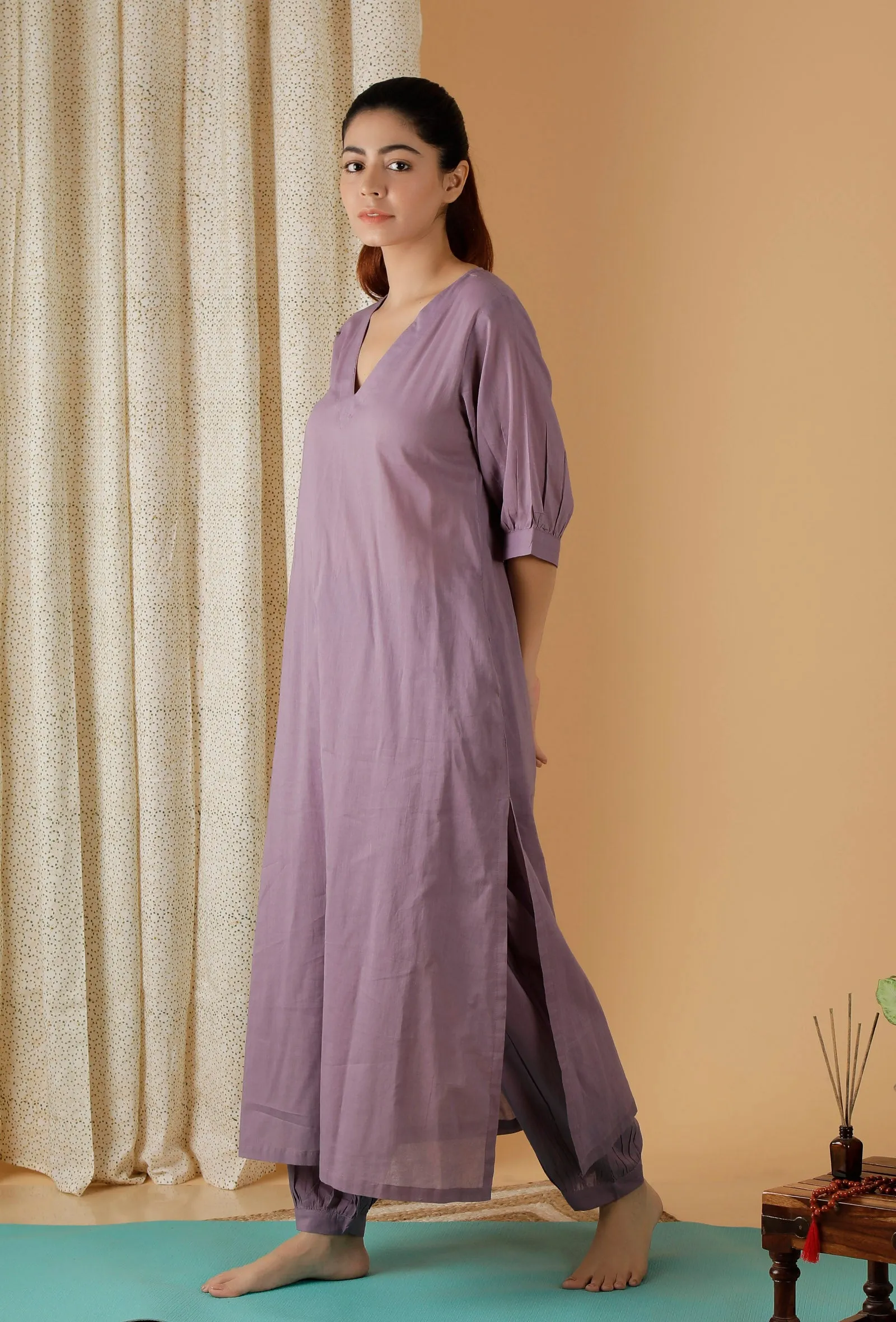 Mulmul Cotton Lilac V Neck Kurta