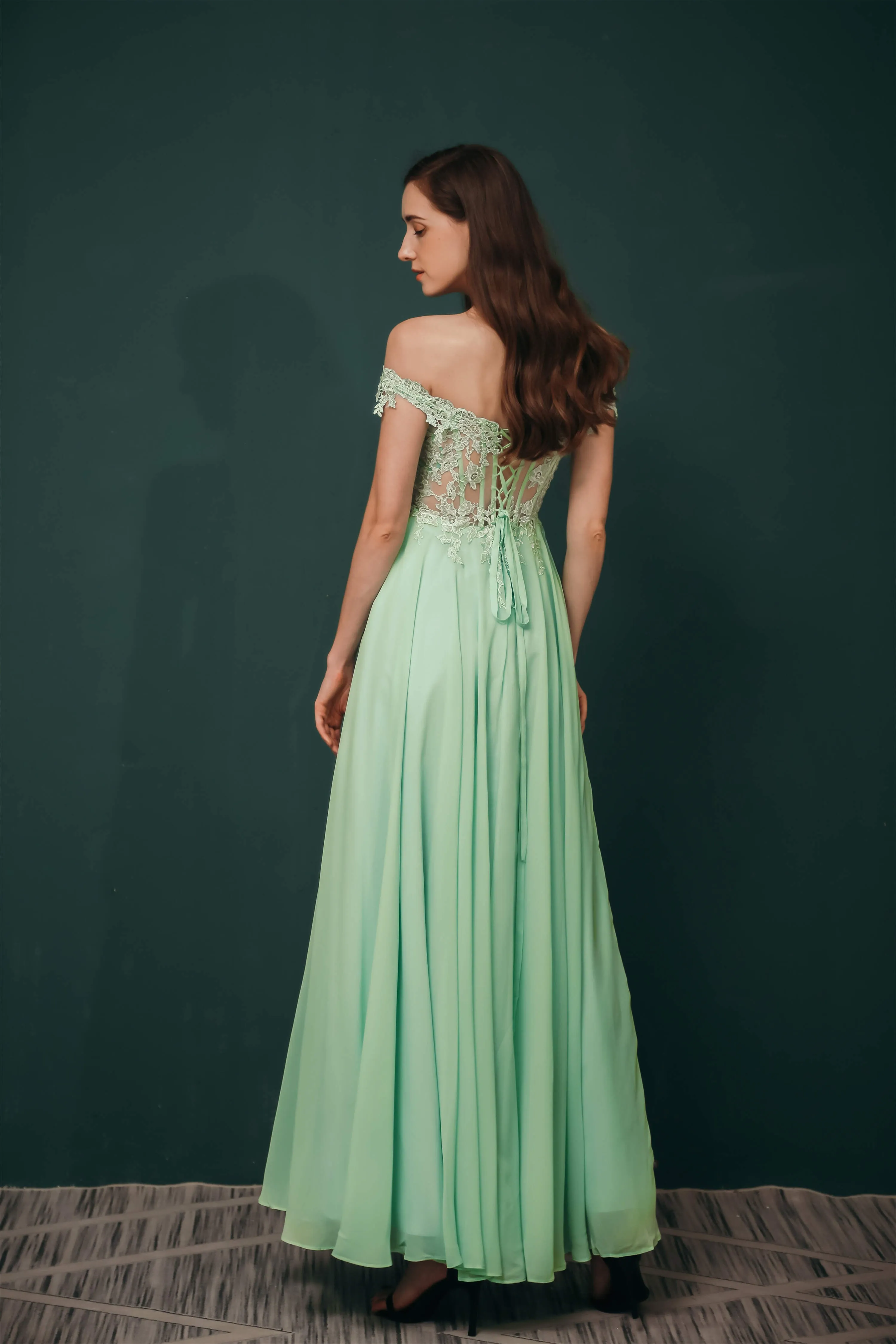 Off The Shoulder Charming Long Chiffon Prom Dresses With Appliques